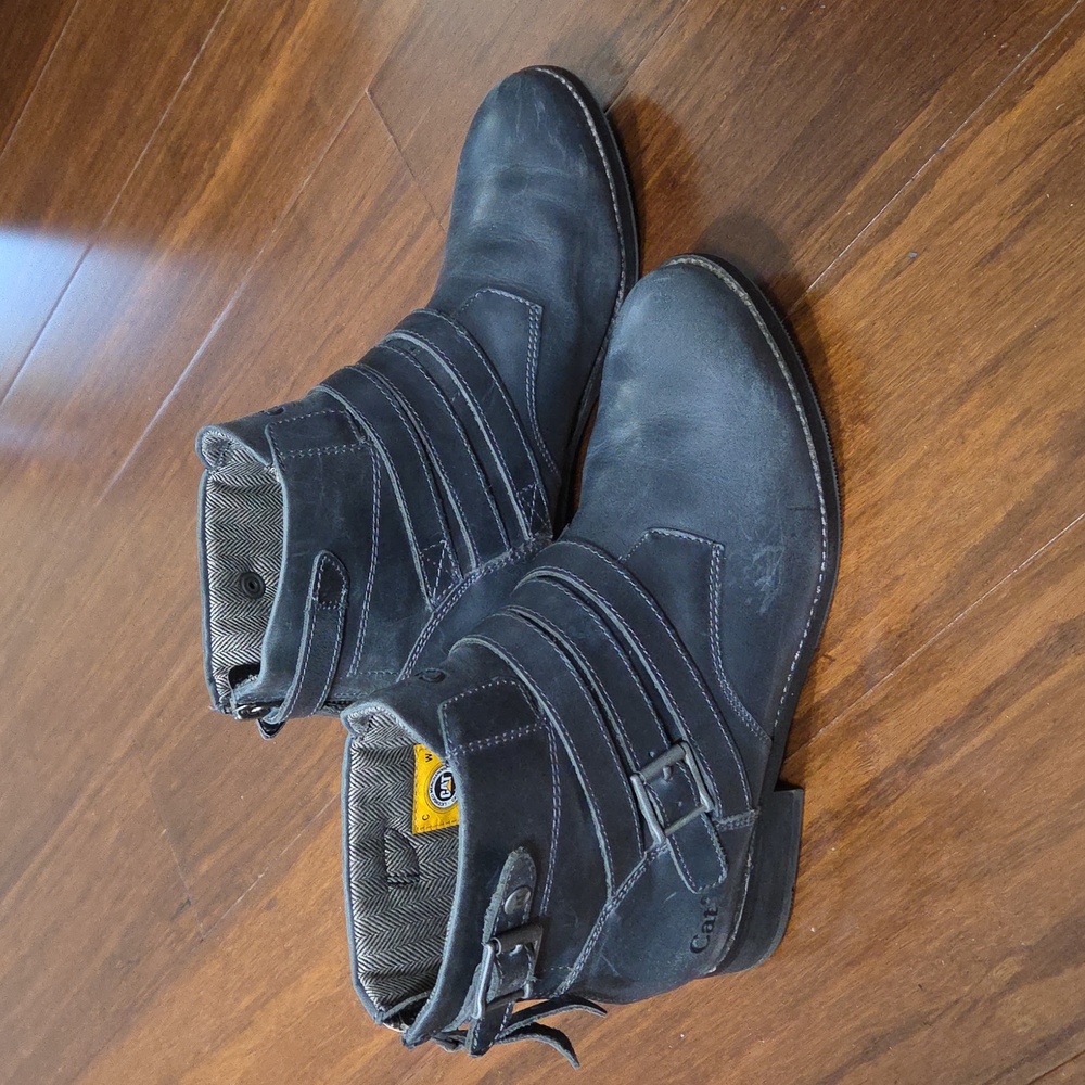 🚨FINAL PRICE🚨     CATERPILLAR CAT VIVIENNE GRAY BUCKLES LEATHER BOOTIES